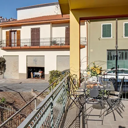 Il Nido Tra Gli Ulivi Κατάλυμα σε φάρμα